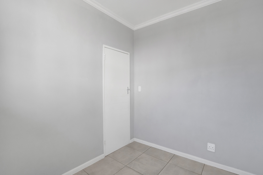 To Let 2 Bedroom Property for Rent in Zonnebloem Western Cape